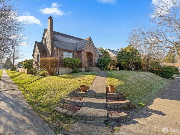 1102 S 61st Street, Tacoma, WA 98408