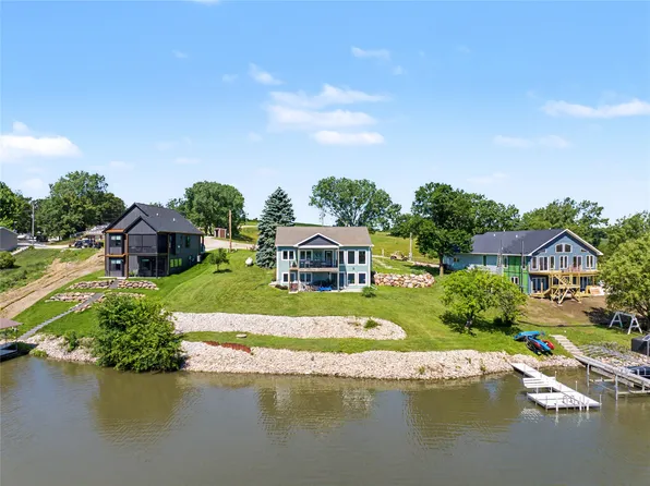 8109 Oak Ridge Dr, Dexter, IA 50070