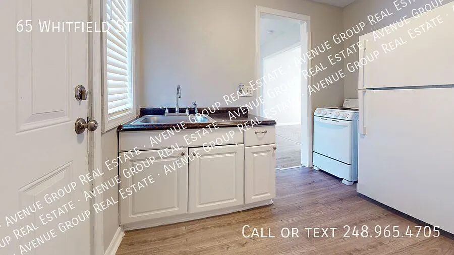 2nd Month Free! Updated 2-Bedroom Townhome For Lease In Pontiac — Photo 2