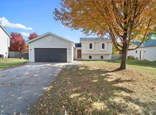 1105 Artisan Dr, Madison, WI 53704