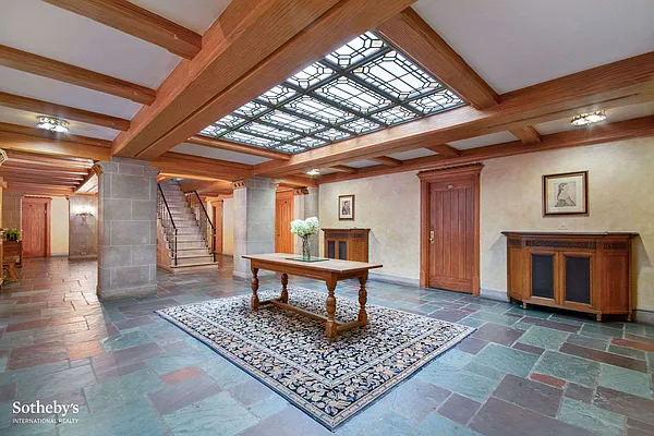 Sold by Sotheby's International Realty | media 7