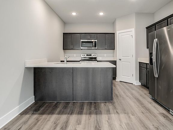 4th image of 506 McKenna St