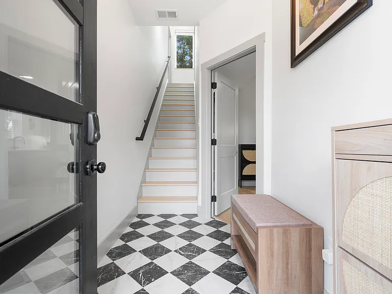 530 Continental Dr — Photo 3