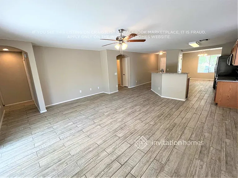 11310 N 161st Dr — Photo 3
