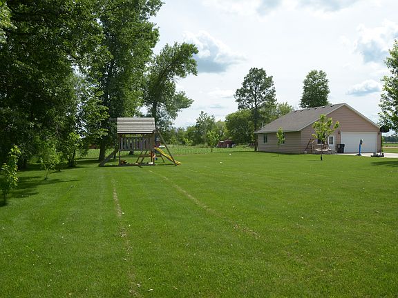 Yard, Detached Garage