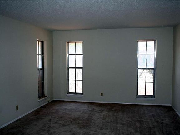 3rd image of 8317 Catalpa Ln