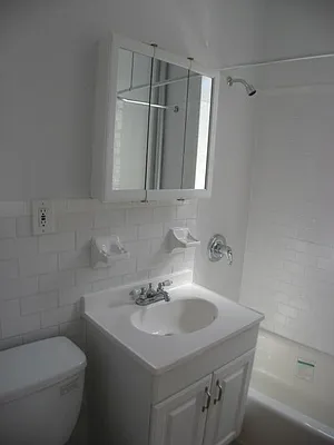 Rented by PMG Real Estate  | media 11