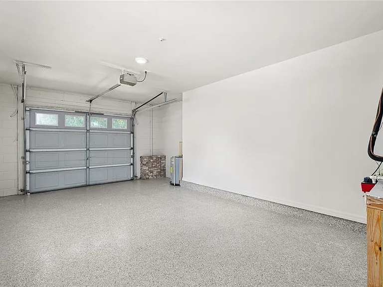 648 Fitzwalter Dr — Photo 25