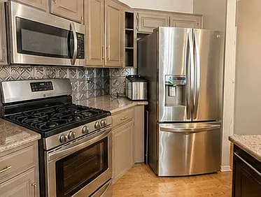 4 bed, 2.5 bath, 2278 sqft, $2,300 — Photo 4