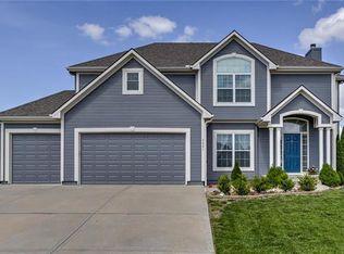 3201 SW Laura Ct, Lees Summit, MO 64082