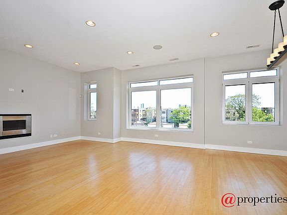 Living Room / Dining Room