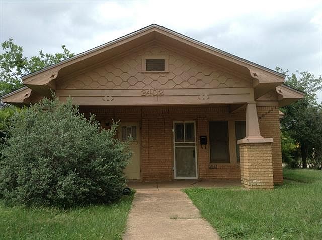 1st image of 2402 Russell Ave