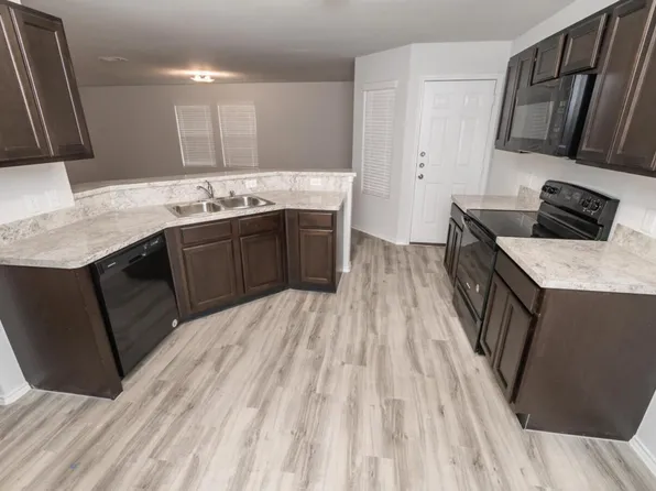 5748 Paseo Pl, Bryan, TX 77807