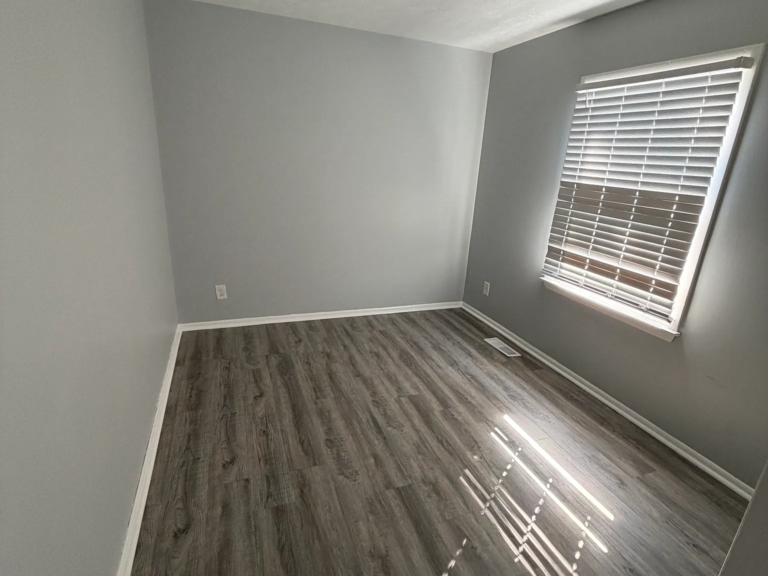 3 bed, 1436 sqft, $1,800 — Photo 3