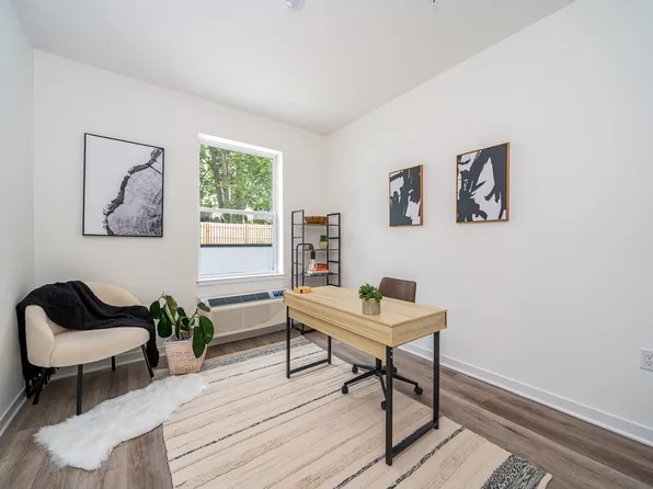 569 Pavonia Avenue image 6 of 17