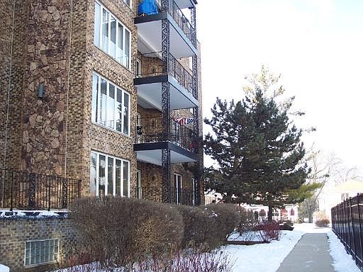 1st image of 467 E Hiawatha Trl #112