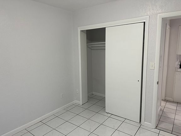 3rd image of 801 1/2 E Adalee St