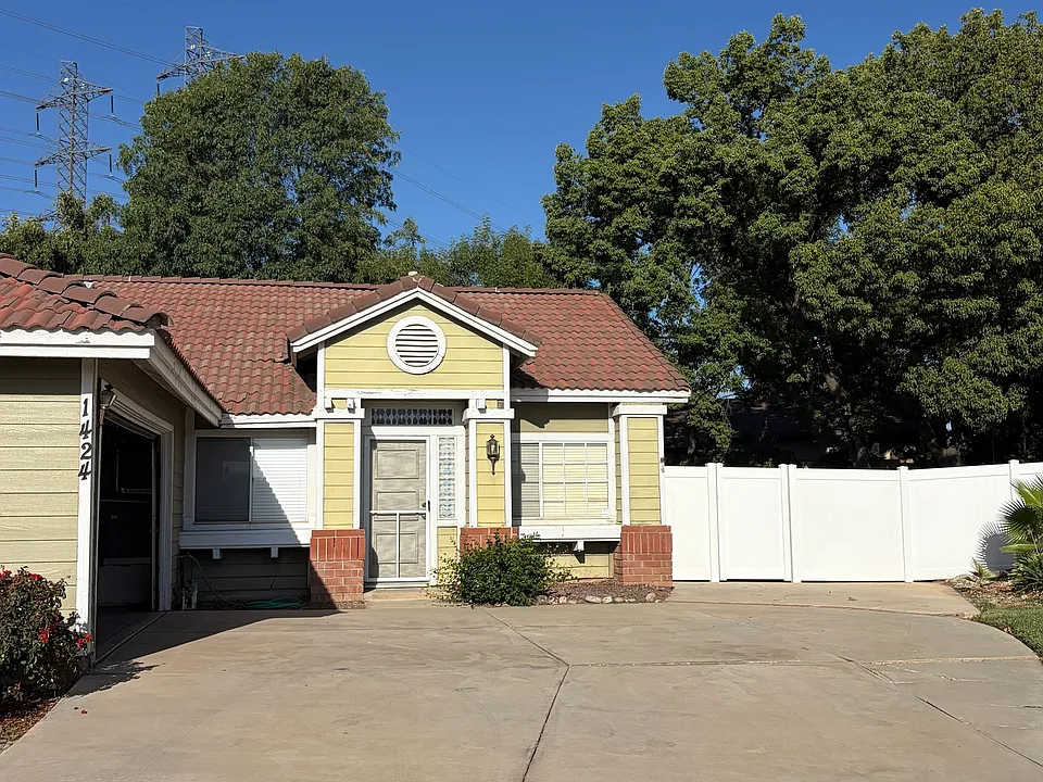 1424 Deborah Pl
