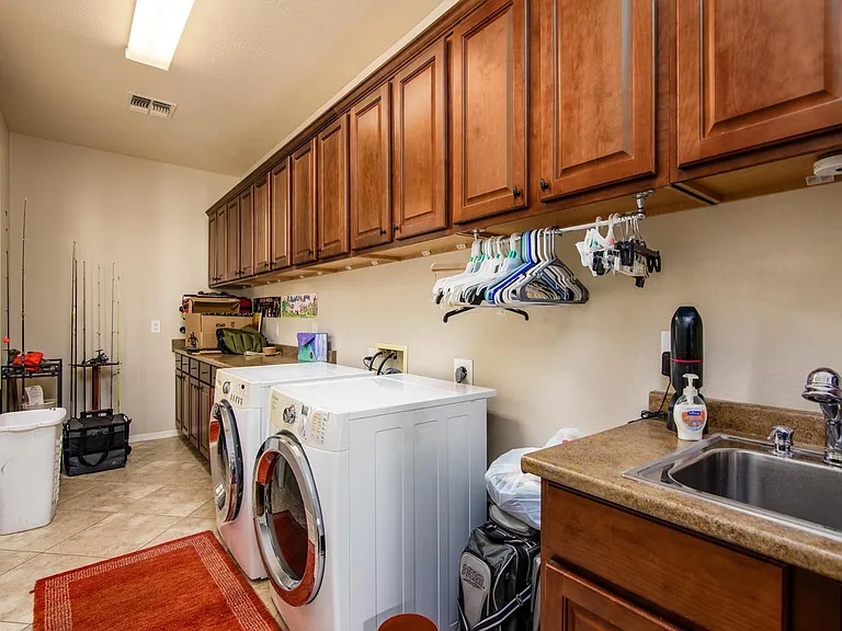 42204 W Rummy Rd — Photo 31