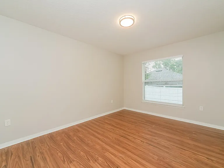 426 Disston Ave — Photo 13