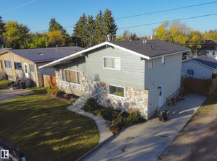 5226 43rd St, Barrhead, AB T7N1J7