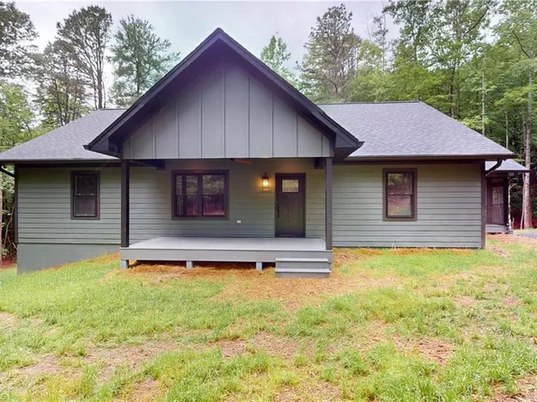 272 Baldwin Dr, Lowgap, NC 27024