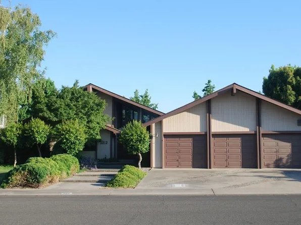 2212 Cherry Tree Ln, Riverbank, CA 95367