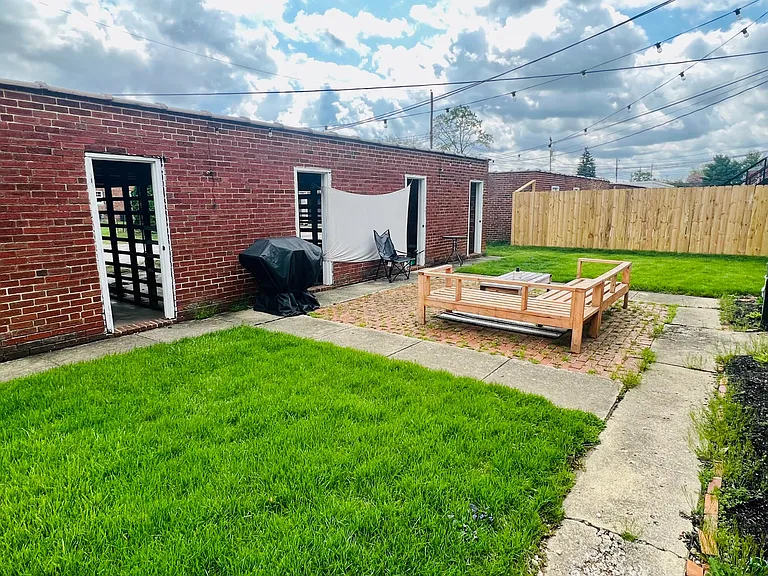 1676 Westwood Ave — Photo 11