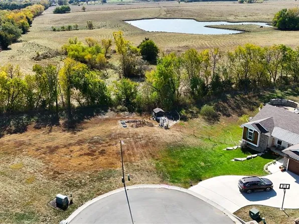 705 Ashley Ct, Baldwin City, KS 66006
