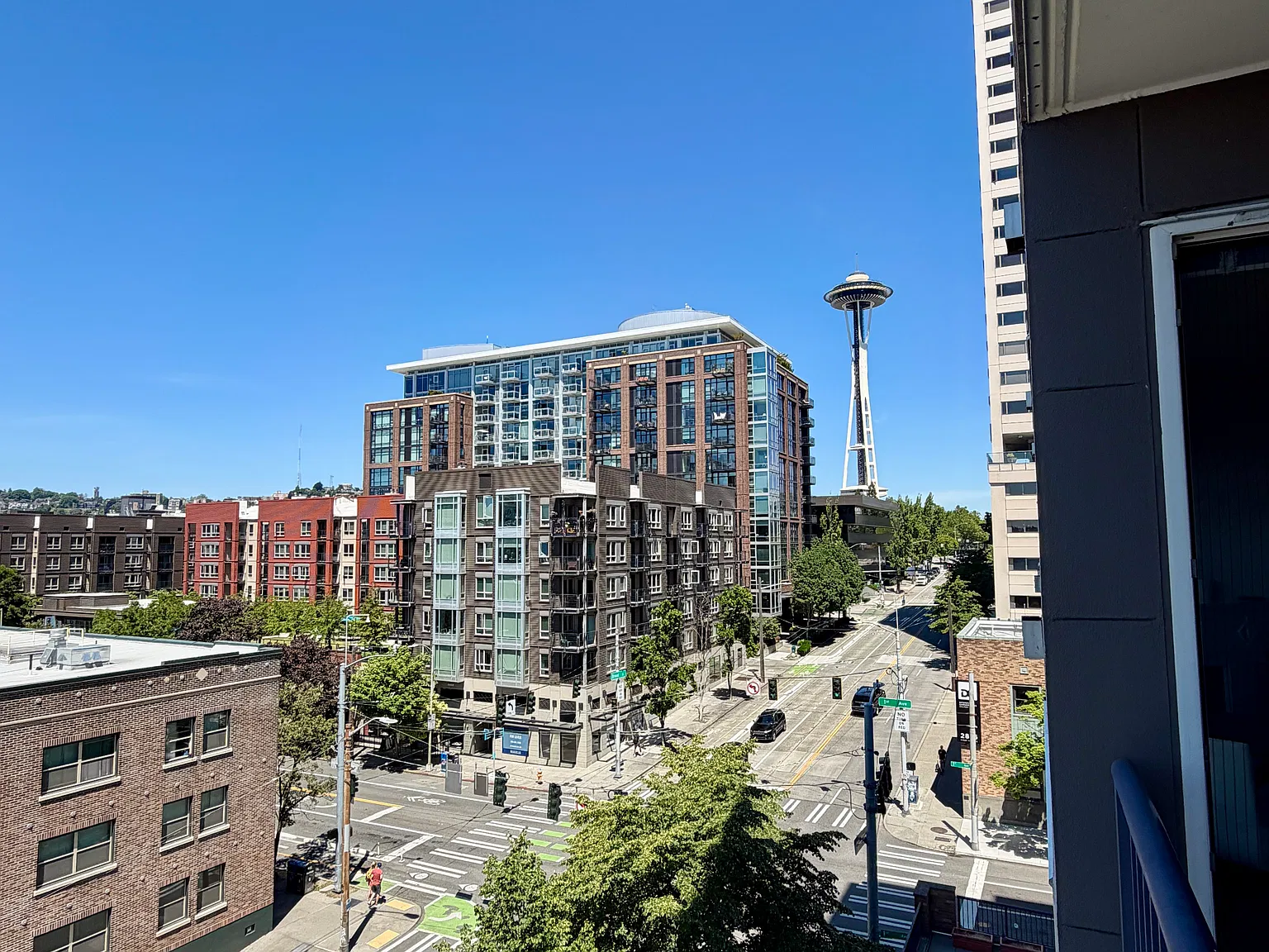 1 bed, 702 sqft, $2,700 — Photo 3
