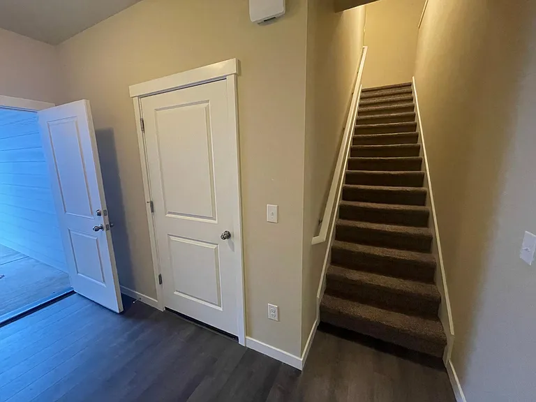 1903 Ahlers Ave #1 — Photo 7
