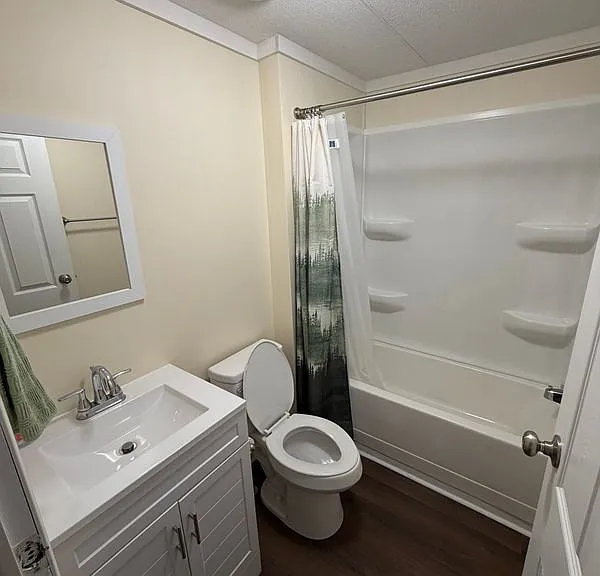200 Pecan St — Photo 14
