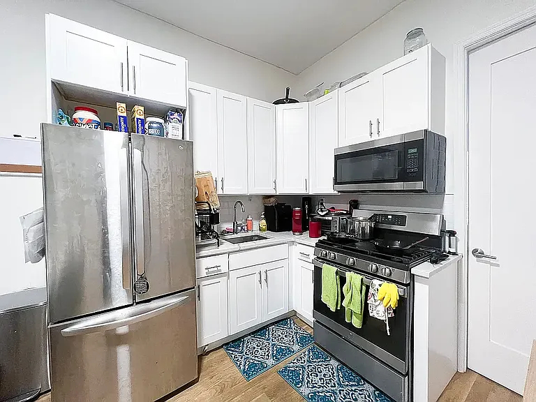 1114 Gates Ave #1 — Photo 9
