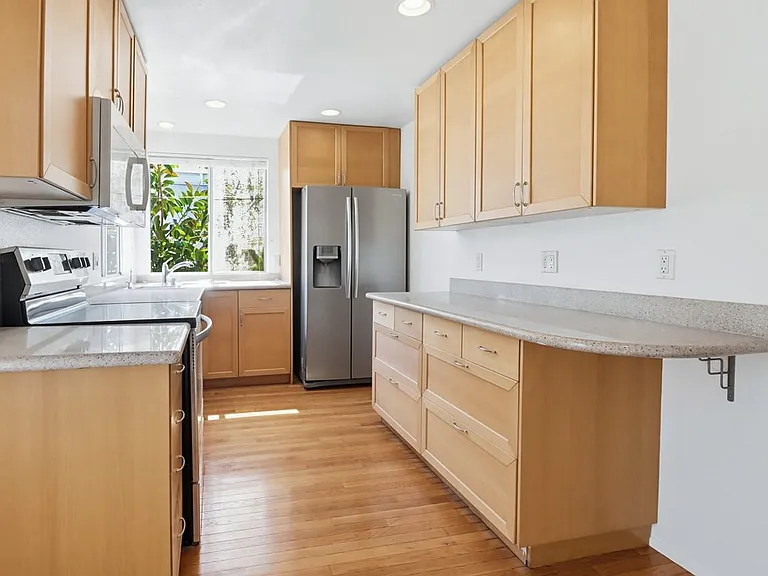 3731 Riviera Dr — Photo 15