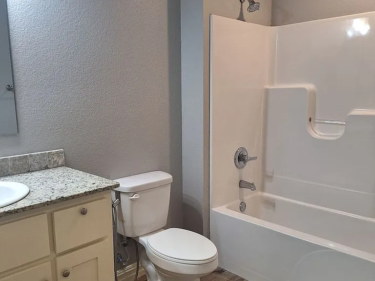 9013 Chanel Pl — Photo 4