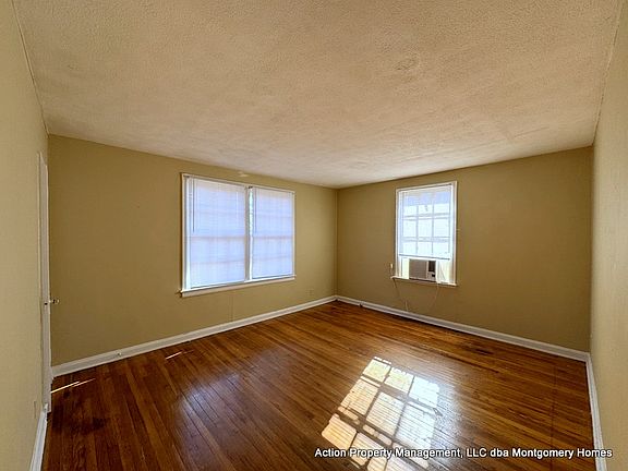 3rd image of 320 Olivia Ct APT D