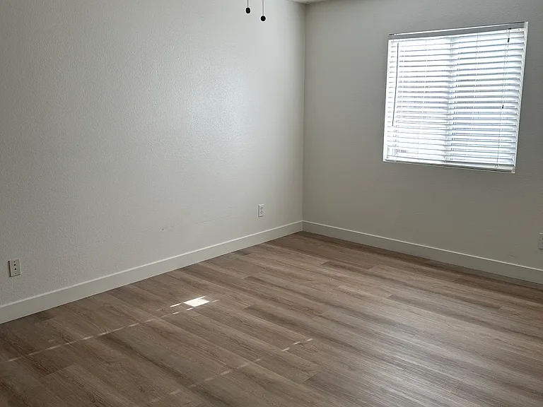 5604 Deodar Dr — Photo 17