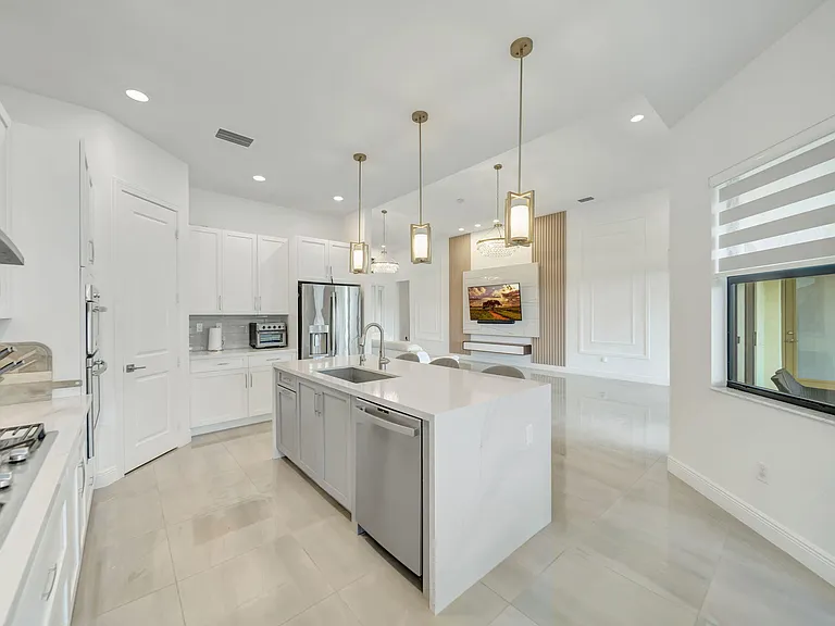 12055 Lake Trail Ln — Photo 20