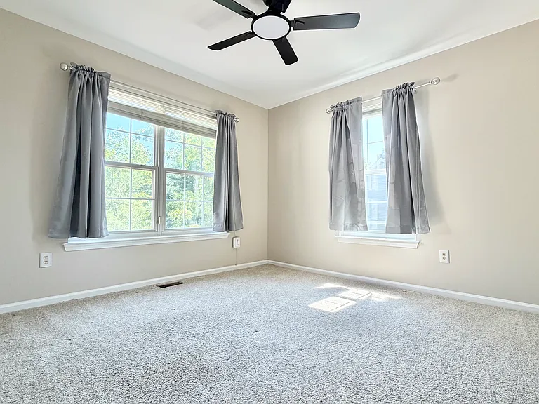 771 Chanticleer — Photo 18