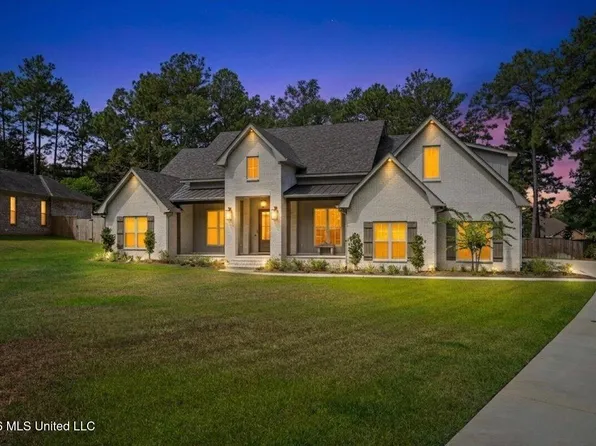 348 40th Pl, Hattiesburg, MS 39402