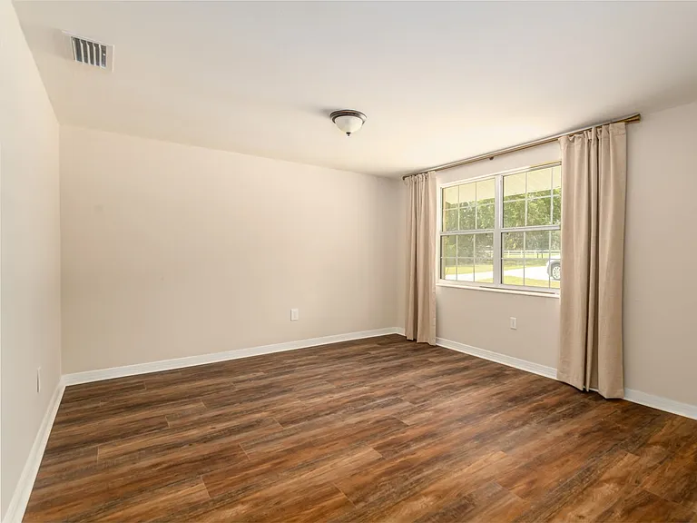 4722 Stearns Rd — Photo 3