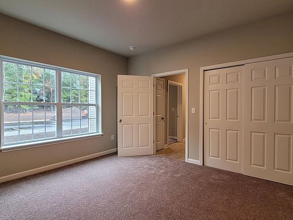4th image of 72 Sun Valley Dr #106