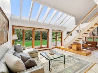 2 Palomino Ct, East Hampton, NY 11937