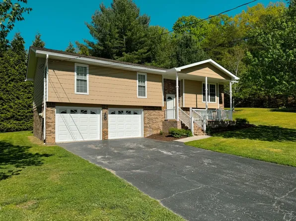 438 Sandalwood Dr, Hixson, TN 37343