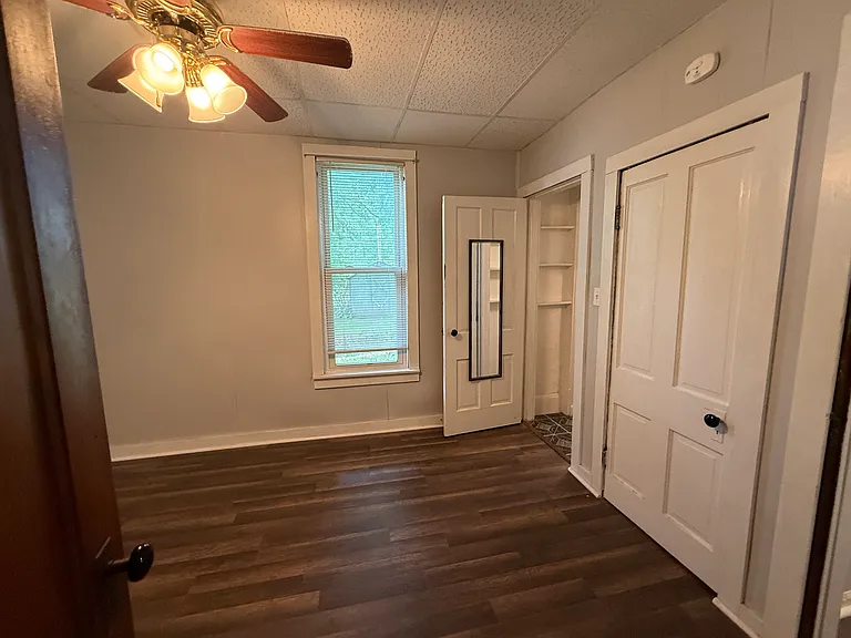 218 E Monroe St — Photo 13