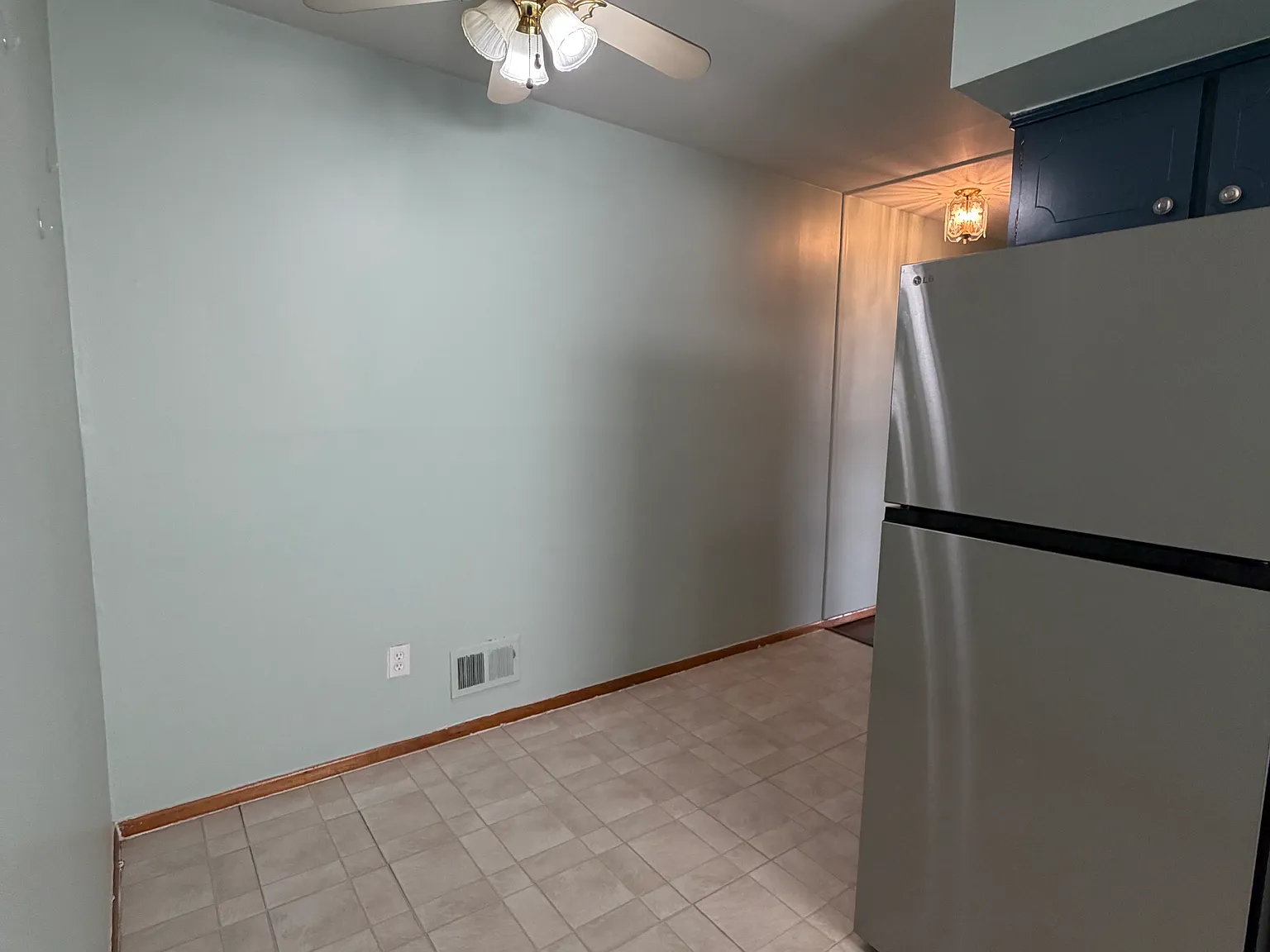 1 bed, 700 sqft, $1,900 — Photo 3