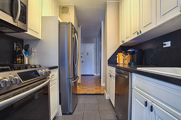 Sold by The Bamberger Group | media 4