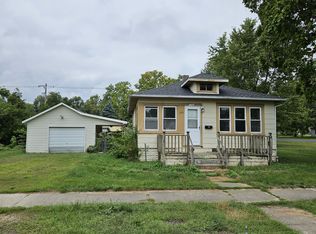 1002 W Maple St, Champaign, IL 61821