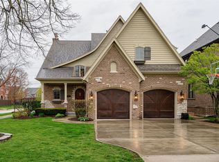 727 S Saylor Ave, Elmhurst, IL 60126