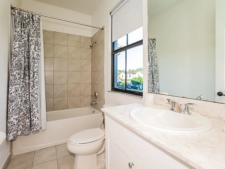 8916 Madrid Cir — Photo 14